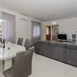 Basic * Kaštela
