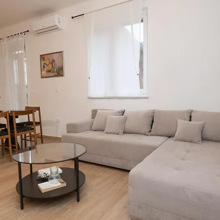 Basic Apartment *